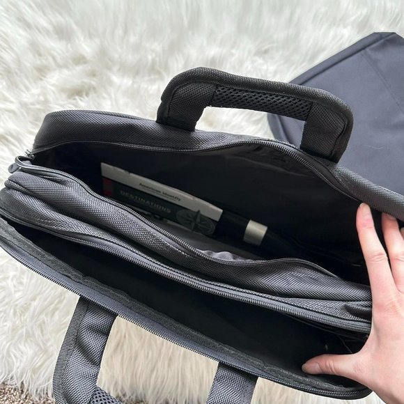 Vintage NWOT IBM Laptop Computer Bag Briefcase Crossbody Strap Zipper Locks - Picture 4 of 8